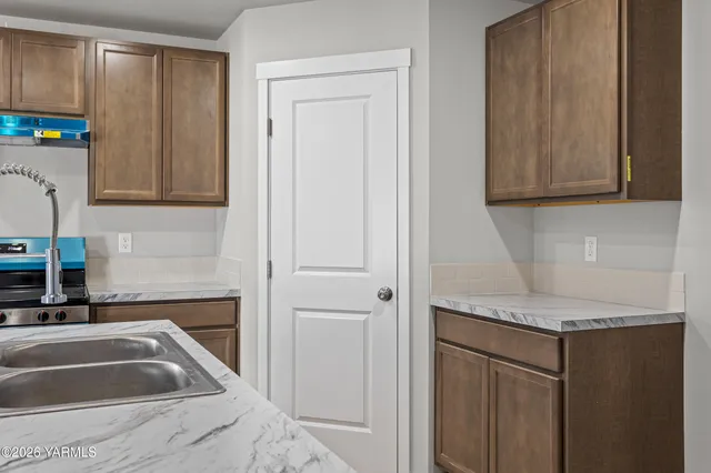 $377,000 | 433 Pear Drive, Unit LOT 27, Tieton, WA 98947