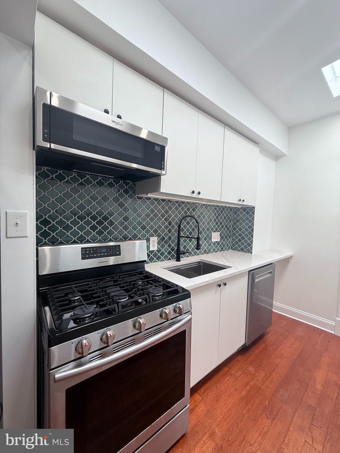 1113 Holbrook Terrace Northeast Washington, DC 20002 - Photo 6 of 72