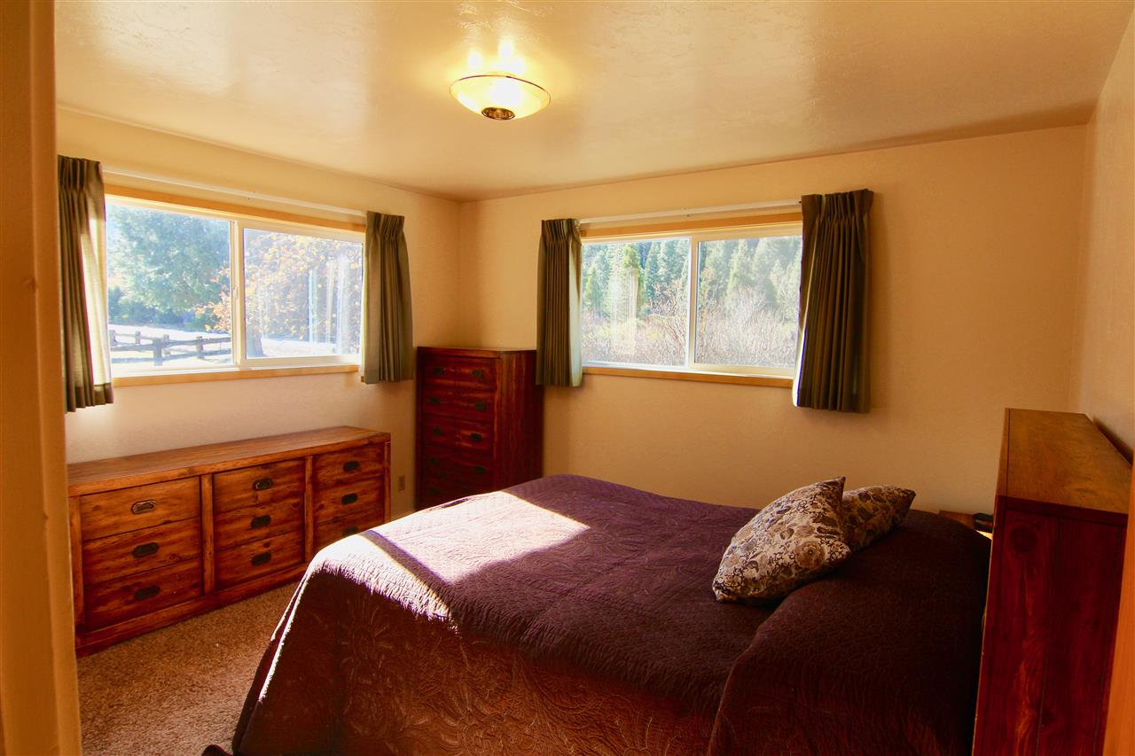 1330 Davis Place Road Mount Shasta, CA 96067 - Photo 6 of 17 Gallery Image 6