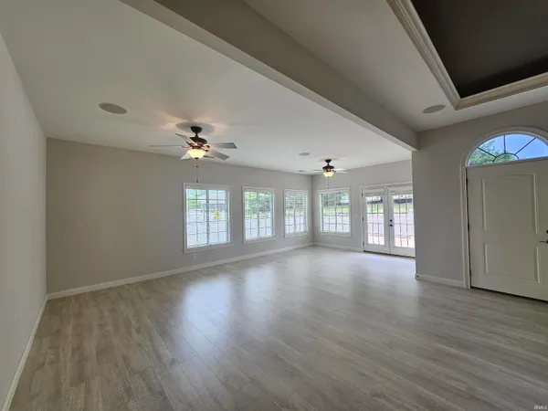 $376,500 | 8018 Wolf Creek Court, Evansville, IN 47712