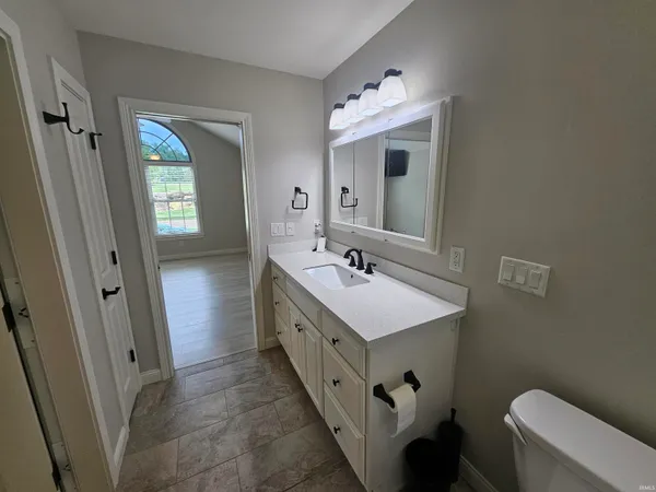 $376,500 | 8018 Wolf Creek Court, Evansville, IN 47712