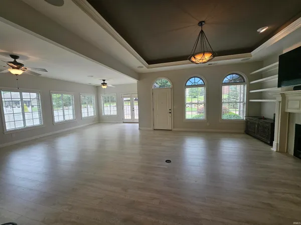 $376,500 | 8018 Wolf Creek Court, Evansville, IN 47712