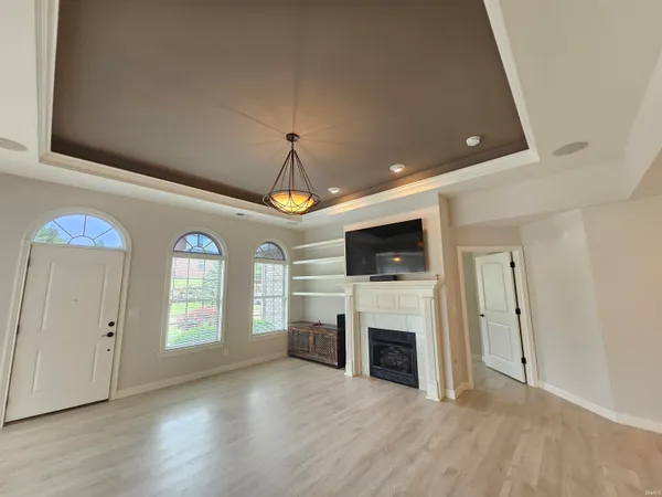 $376,500 | 8018 Wolf Creek Court, Evansville, IN 47712