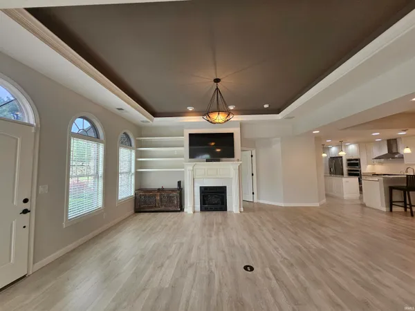 $376,500 | 8018 Wolf Creek Court, Evansville, IN 47712