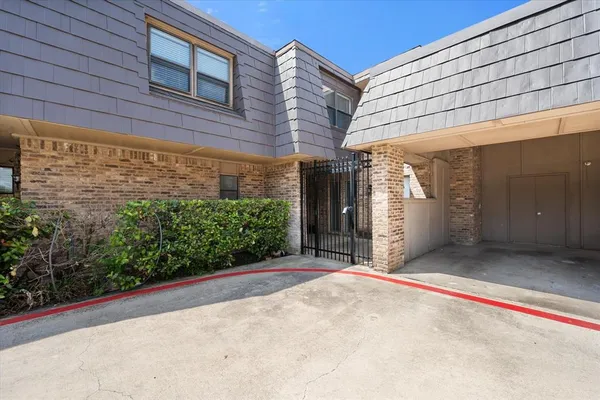 $295,000 | 207 East Harwood Road, Unit 10, Euless, TX 76039
