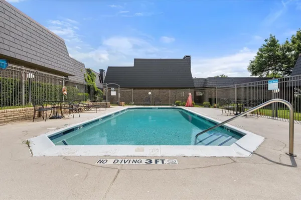 $295,000 | 207 East Harwood Road, Unit 10, Euless, TX 76039