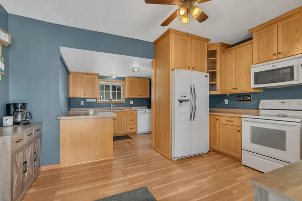 $184,900 | 209 East James Street, Paynesville, MN 56362