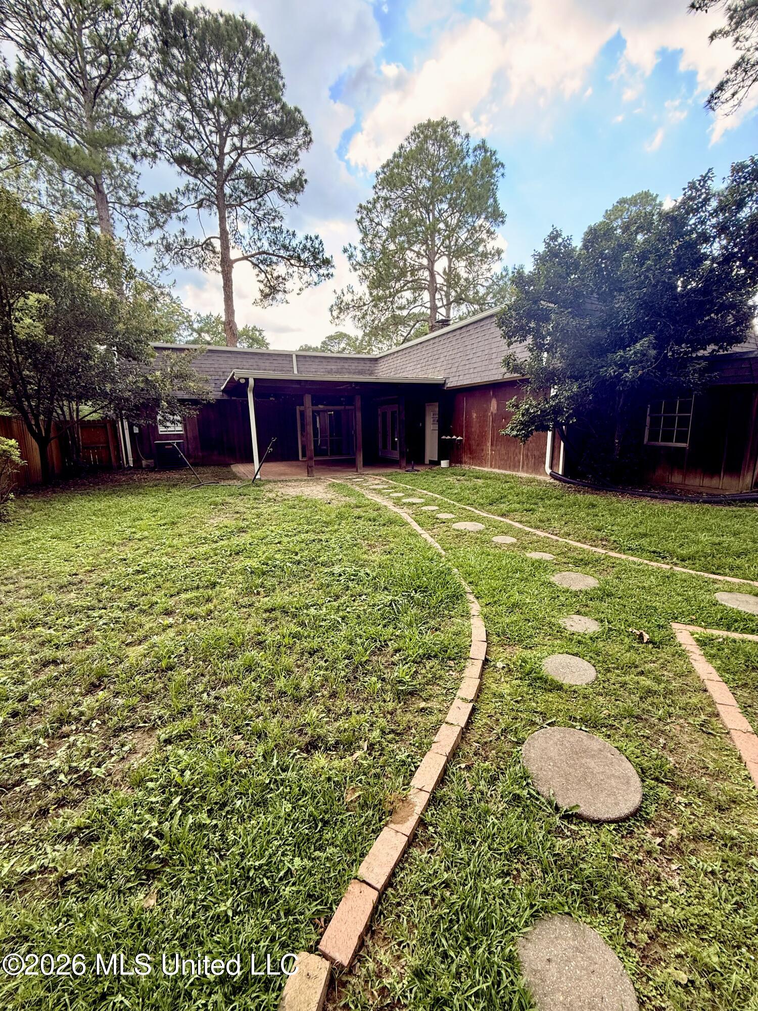 5230 Ridgewood Road Jackson, MS 39211 - Photo 2 of 11 IMG_6455