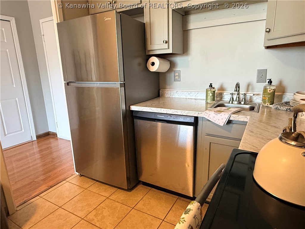 1800 Roundhill Road, Unit 907 Charleston, WV 25314 - Photo 3 of 26 Gallery Image 3
