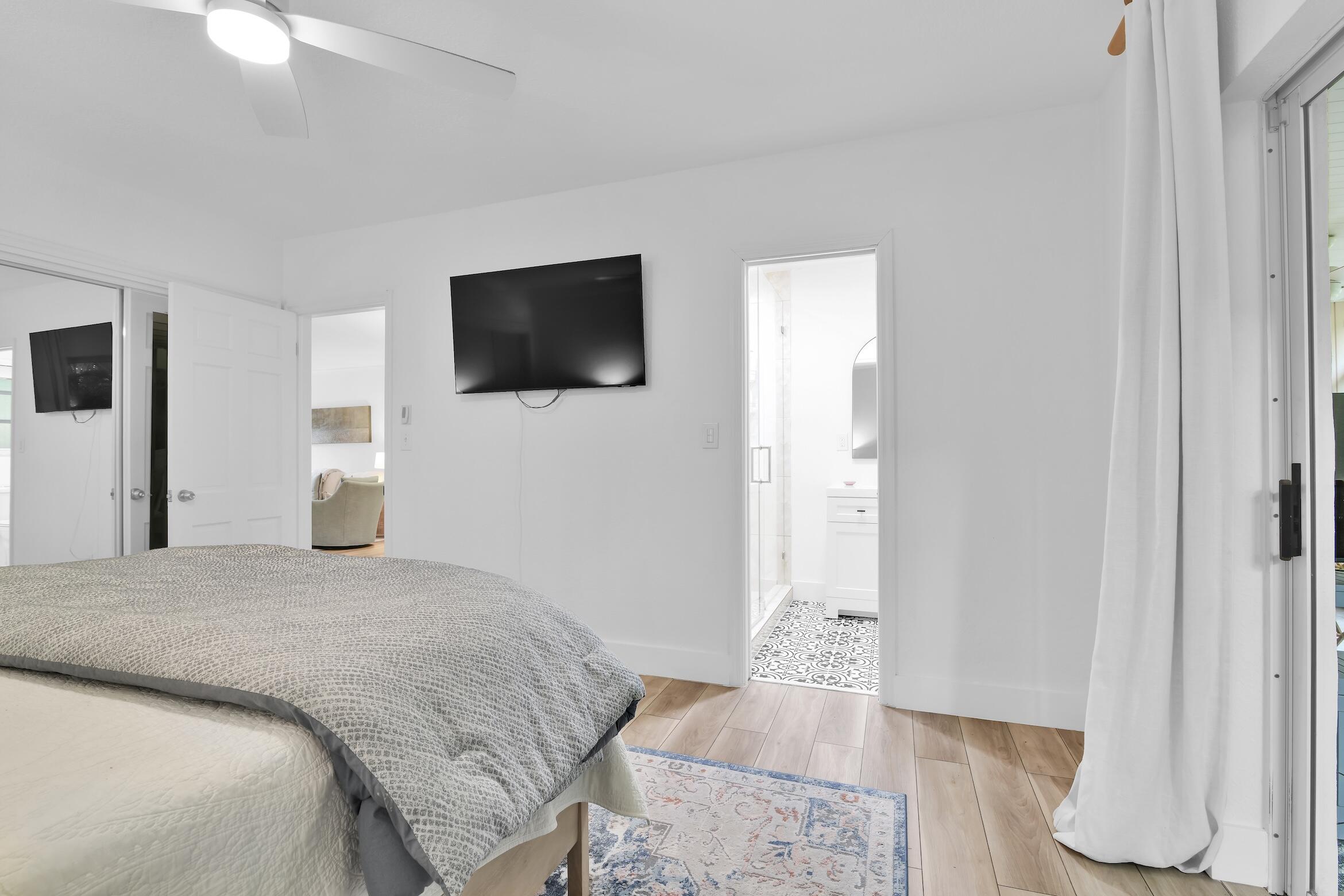 770 East Camino Real, Unit 30 Boca Raton, FL 33432 - Photo 19 of 43 Primary Bedroom