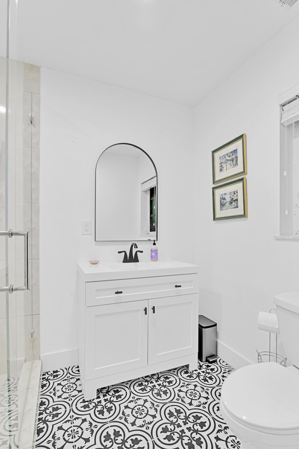 770 East Camino Real, Unit 30 Boca Raton, FL 33432 - Photo 24 of 43 Primary Bathroom
