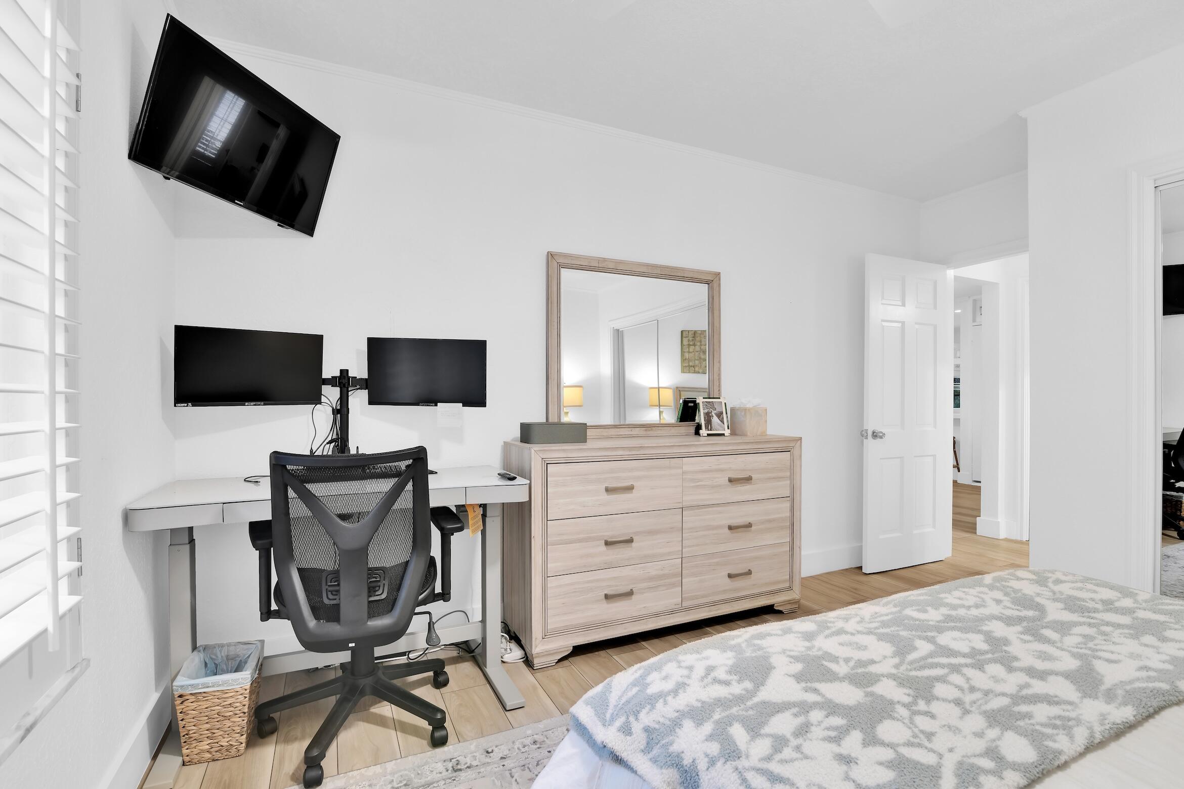 770 East Camino Real, Unit 30 Boca Raton, FL 33432 - Photo 31 of 43 Guest Bedroom