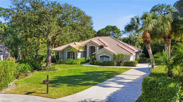 $1,725,000 | 2026 Merlin Court, Naples, FL 34105