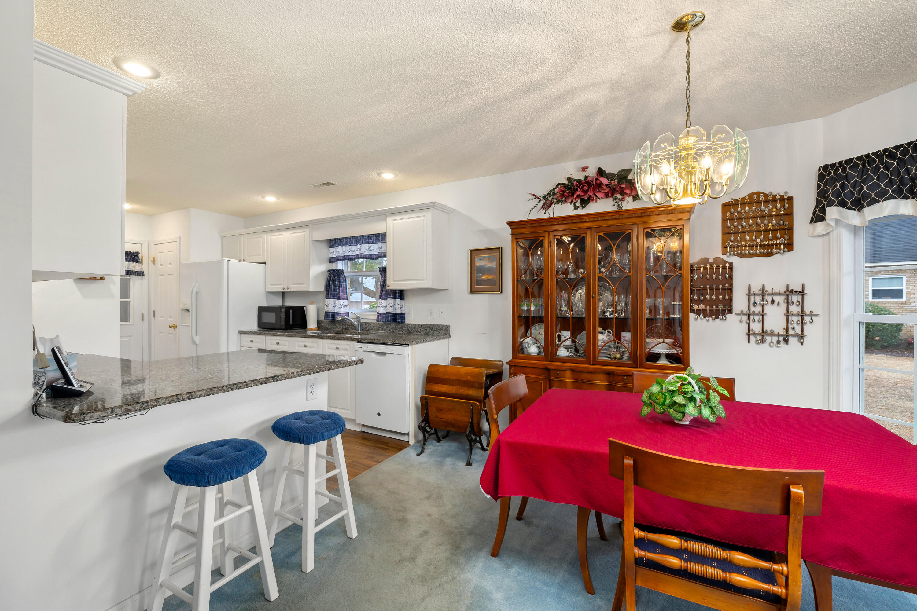 136 Ridge Lake Drive Manning, SC 29102 - Photo 20 of 65 DINING AREA