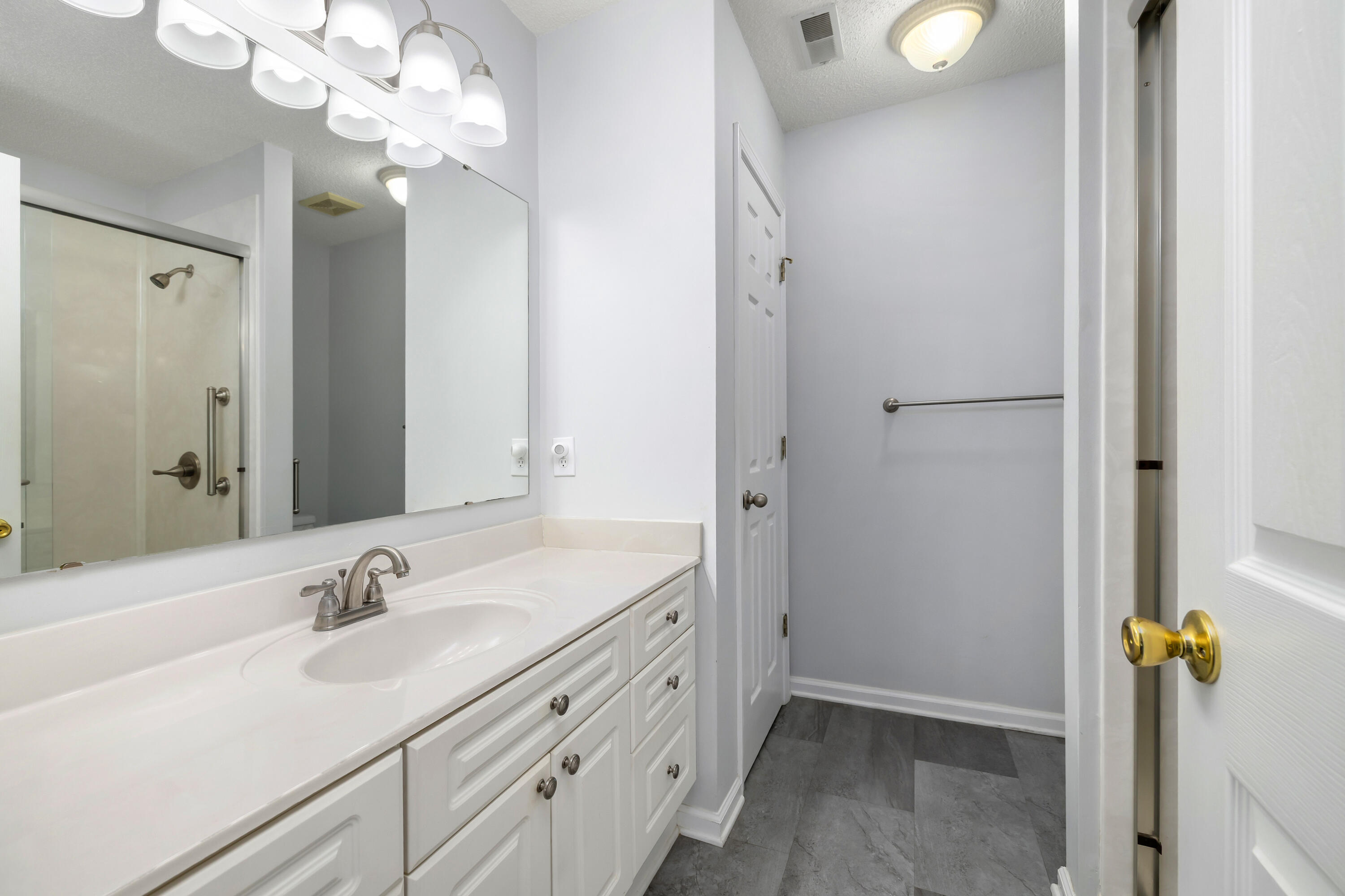 136 Ridge Lake Drive Manning, SC 29102 - Photo 30 of 65 PRIMARY BATHROOM