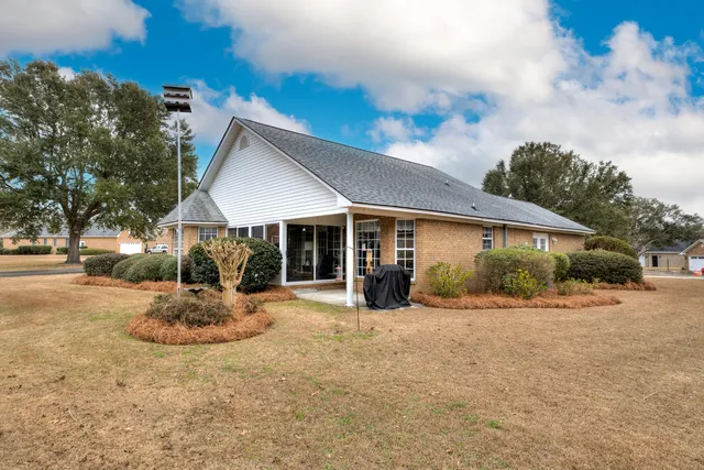 $279,000 | 136 Ridge Lake Drive, Manning, SC 29102