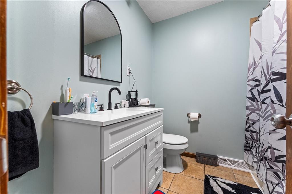 109 Klein Road New Brighton, PA 15066 - Photo 7 of 13 Gallery Image 7