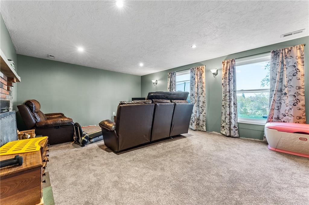 109 Klein Road New Brighton, PA 15066 - Photo 9 of 13 Gallery Image 9