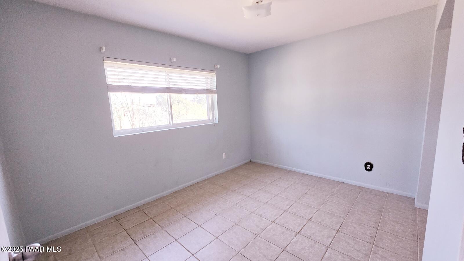 13553 South Burton Road Mayer, AZ 86333 - Photo 11 of 18 2025-02-20-13-33-48-202