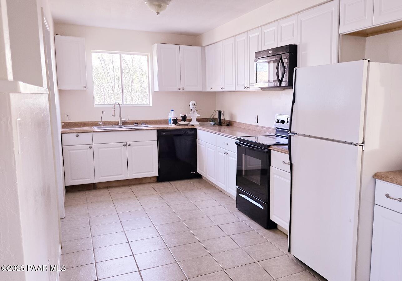 13553 South Burton Road Mayer, AZ 86333 - Photo 5 of 18 2025-02-20-13-40-34-065