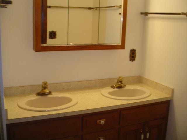 12275 North Ogden Point Road Syracuse, IN 46567 - Photo 16 of 23 Gallery Image 16