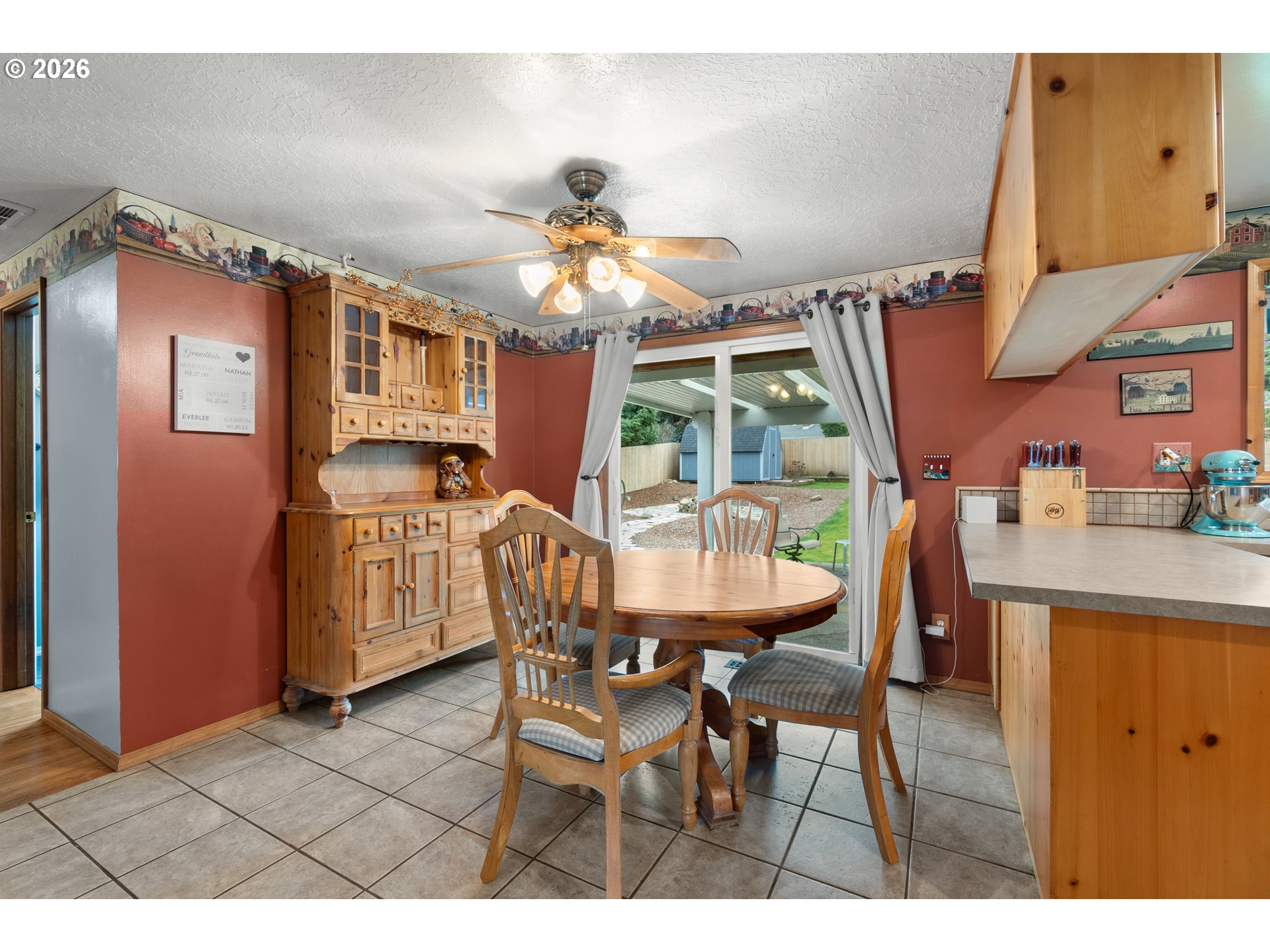 18030 Southeast Pershing Court Portland, OR 97236 - Photo 11 of 45 Dining Room
