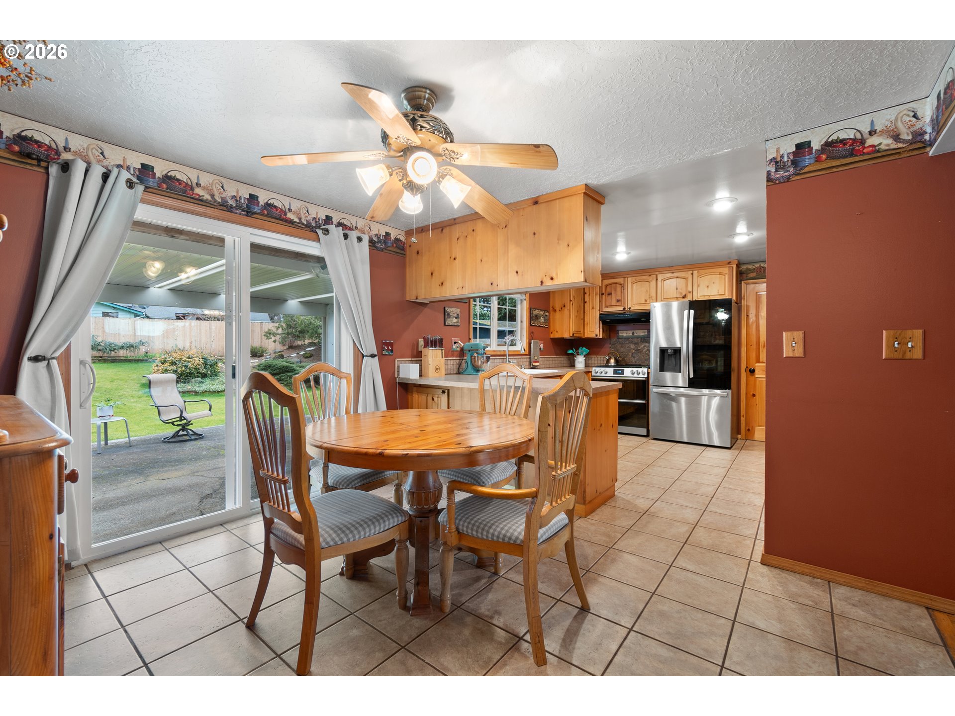18030 Southeast Pershing Court Portland, OR 97236 - Photo 12 of 45 Dining Room