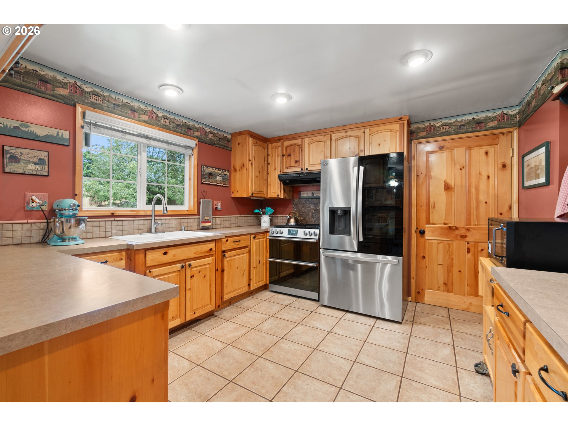 18030 Southeast Pershing Court Portland, OR 97236 - Photo 14 of 45 Kitchen