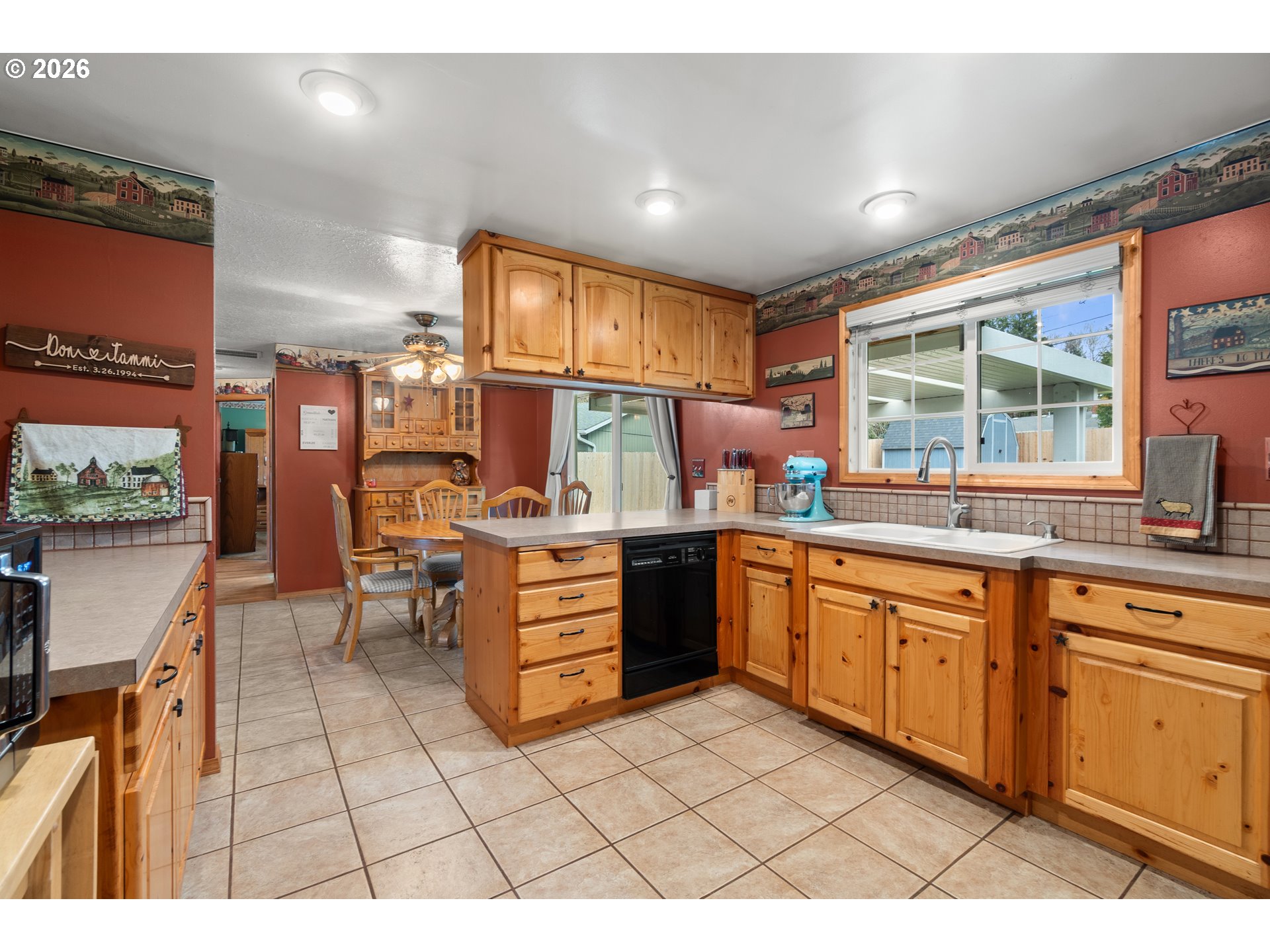 18030 Southeast Pershing Court Portland, OR 97236 - Photo 16 of 45 Kitchen