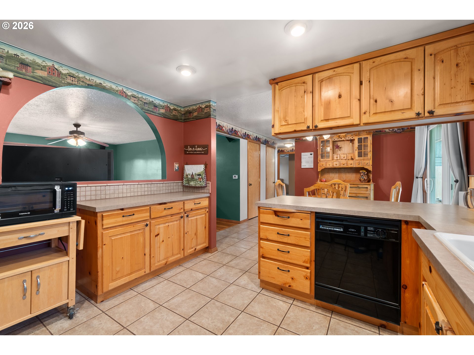 18030 Southeast Pershing Court Portland, OR 97236 - Photo 17 of 45 Kitchen