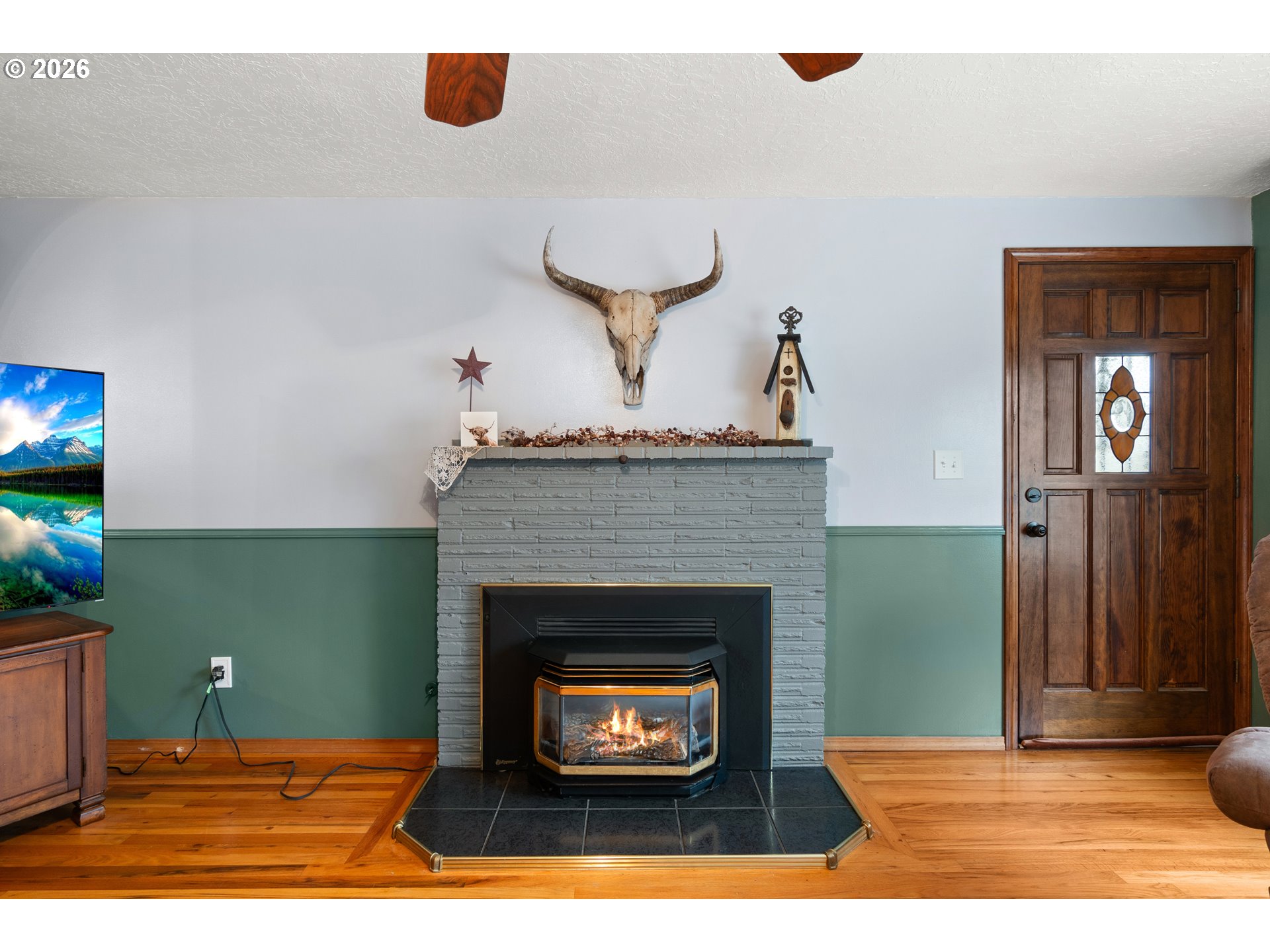 18030 Southeast Pershing Court Portland, OR 97236 - Photo 10 of 45 Living Room
