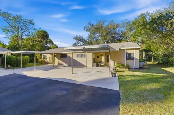 a view of an outdoor space