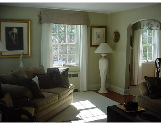 1374 Plumtree Road Springfield, MA 01119 - Photo 2 of 9