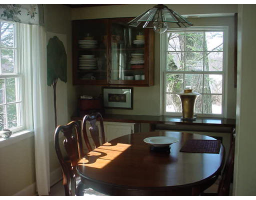 1374 Plumtree Road Springfield, MA 01119 - Photo 3 of 9