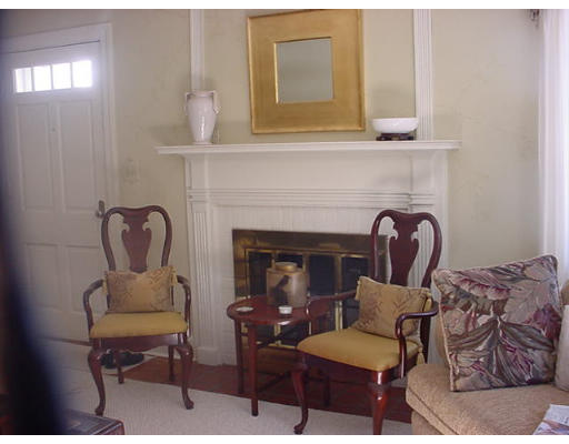1374 Plumtree Road Springfield, MA 01119 - Photo 6 of 9