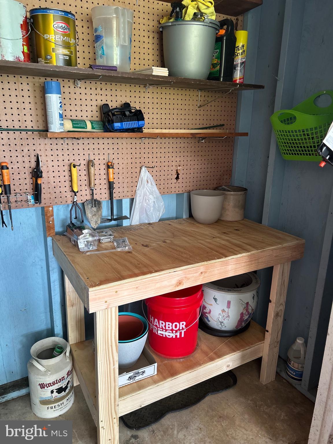 2642 Canada Hill Road Myersville, MD 21773 - Photo 5 of 33 a view of appliances and cabinets