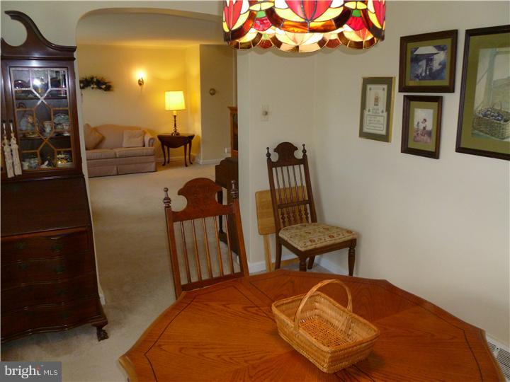 675 Dutton Circle Springfield, PA 19064 - Photo 12 of 24 Dining Room