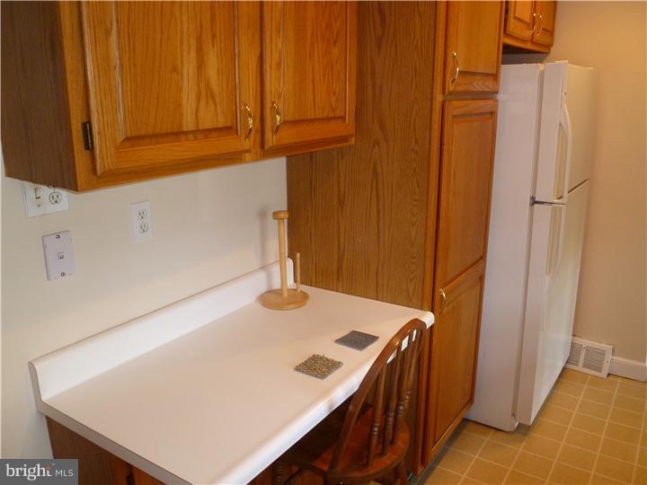 675 Dutton Circle Springfield, PA 19064 - Photo 14 of 24 Kitchen