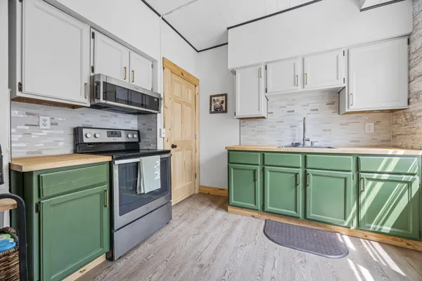 $199,900 | 1035 North University Drive, Fargo, ND 58102