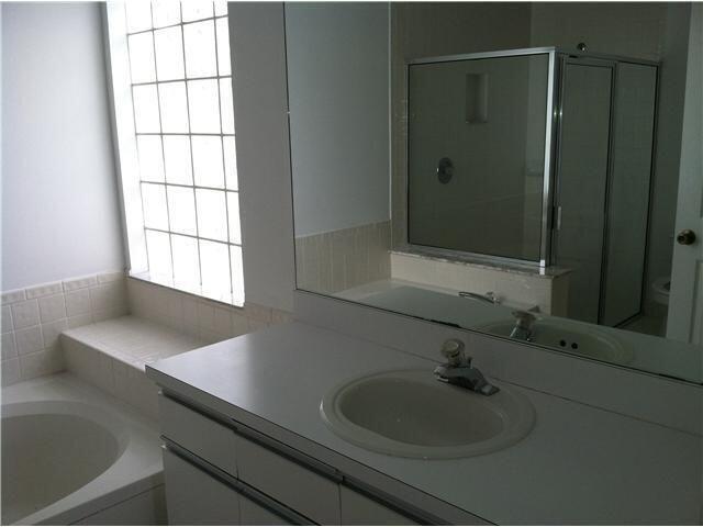 1743 Barnstable Road Wellington, FL 33414 - Photo 12 of 20 MasterBath2