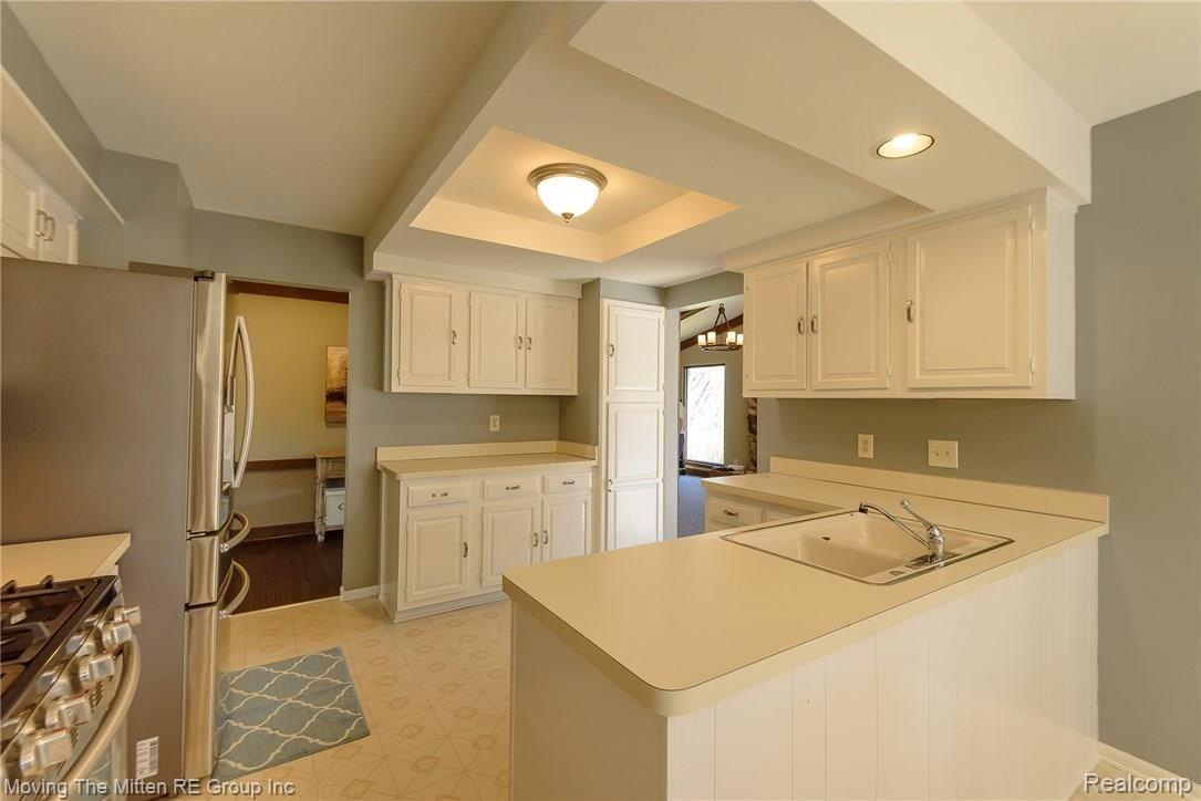 20454 Gill Road Livonia, MI 48152 - Photo 9 of 48 mtm_20454_gill-37.jpg