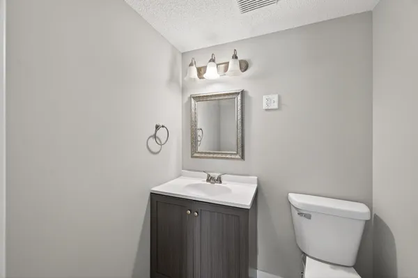 $235,000 | 5 Cameo Lane, Unit D, Circle Pines, MN 55014