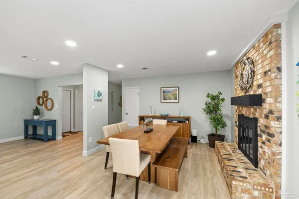 $745,000 | 420 Dolphin Street, Gulf Breeze, FL 32561