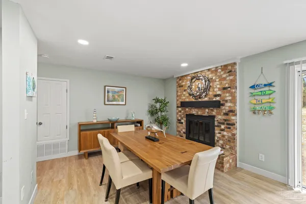 $745,000 | 420 Dolphin Street, Gulf Breeze, FL 32561