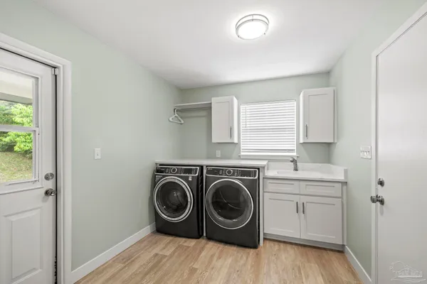 $745,000 | 420 Dolphin Street, Gulf Breeze, FL 32561
