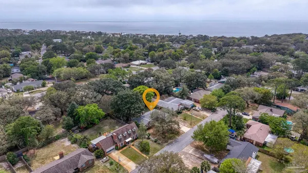 $745,000 | 420 Dolphin Street, Gulf Breeze, FL 32561