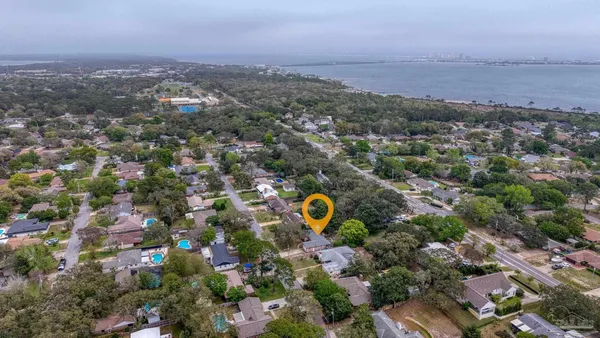 $745,000 | 420 Dolphin Street, Gulf Breeze, FL 32561