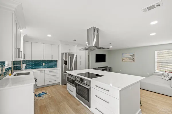 $745,000 | 420 Dolphin Street, Gulf Breeze, FL 32561