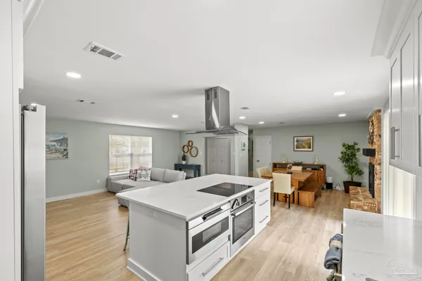 $745,000 | 420 Dolphin Street, Gulf Breeze, FL 32561
