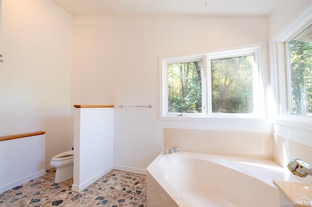 209 Walnut Ridge Road, Unit L209 205 Brevard, NC 28712 - Photo 11 of 28 Gallery Image 11